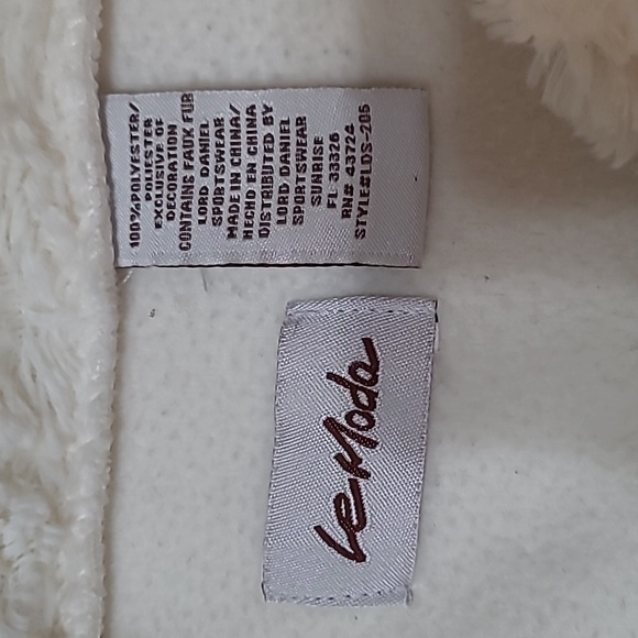 Le Moda women's cream colored, oversized poncho/cape, One Size - Picture 4 of 6